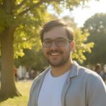 mini imagen hombre, 41 años, algo rellenito, media sonrisa, no muy guapo, real